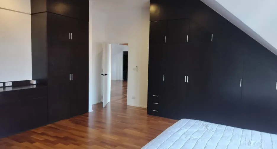 For rent 4 bedrooms condo in Watthana, Bangkok