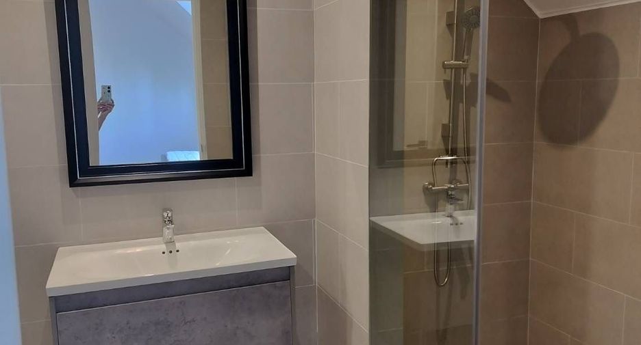For rent 4 bedrooms condo in Watthana, Bangkok