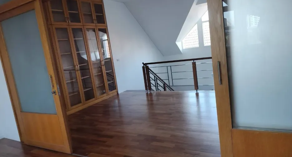 For rent 4 bedrooms condo in Watthana, Bangkok