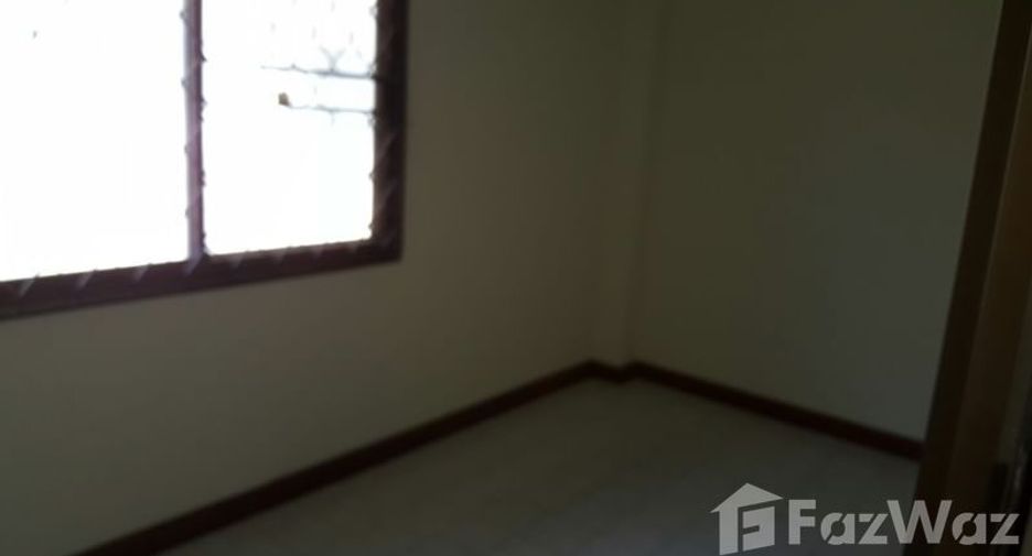 For rent 4 bedrooms house in Watthana, Bangkok