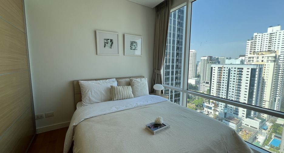 For rent 2 bedrooms condo in Khlong Toei, Bangkok