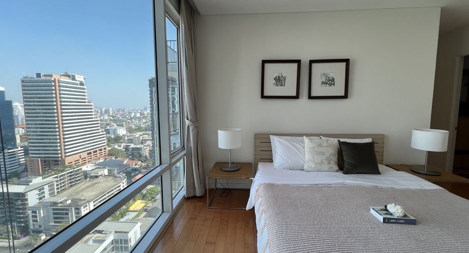 For rent 2 bedrooms condo in Khlong Toei, Bangkok
