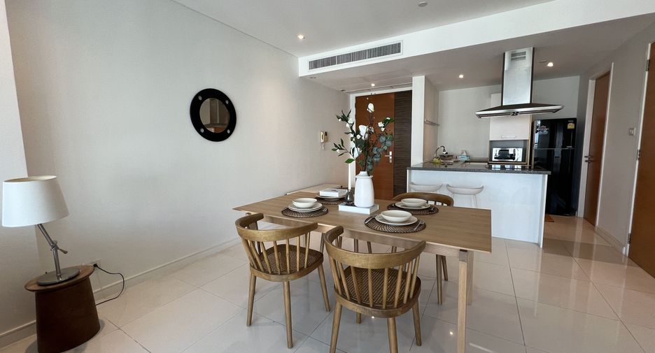 For rent 2 bedrooms condo in Khlong Toei, Bangkok