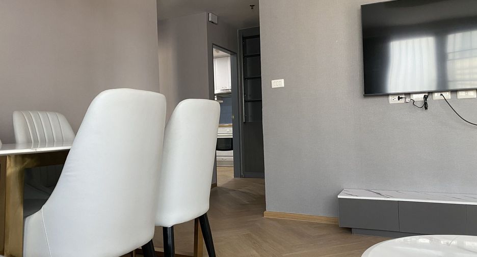 For rent 2 bedrooms condo in Pathum Wan, Bangkok