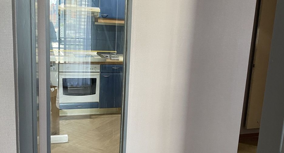 For rent 2 bedrooms condo in Pathum Wan, Bangkok