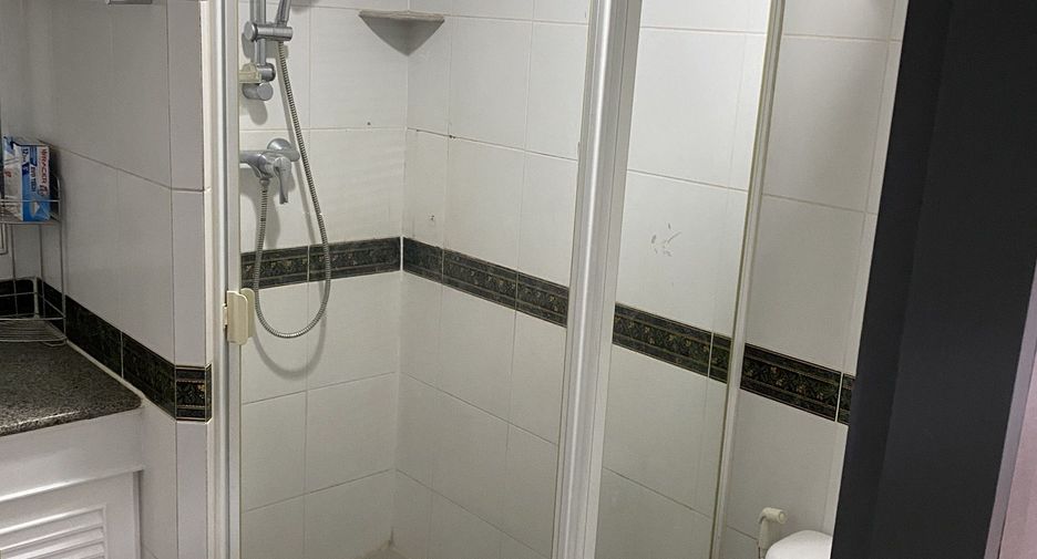For rent 2 bedrooms condo in Pathum Wan, Bangkok