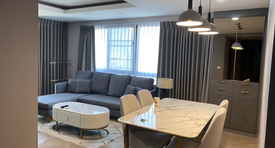 For rent 2 bedrooms condo in Pathum Wan, Bangkok