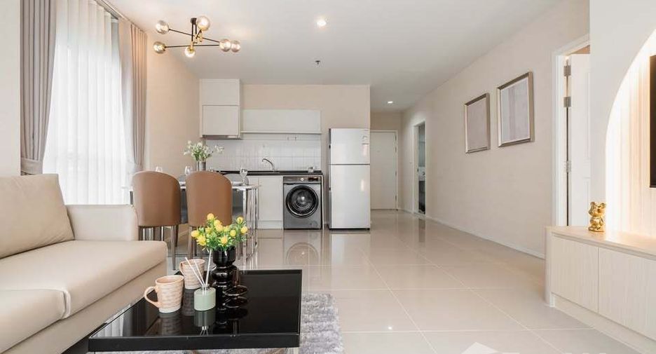 For rent 2 bedrooms condo in Huai Khwang, Bangkok