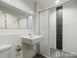 For rent 2 bedrooms condo in Huai Khwang, Bangkok