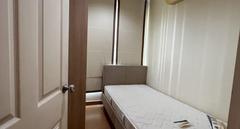 For rent 2 bedrooms condo in Huai Khwang, Bangkok
