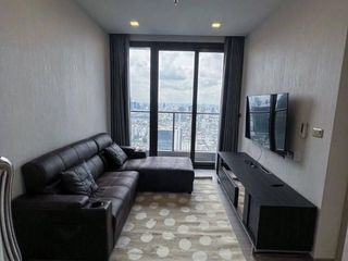 Condo en alquiler de 2 habitaciones en Huai Khwang, Bangkok