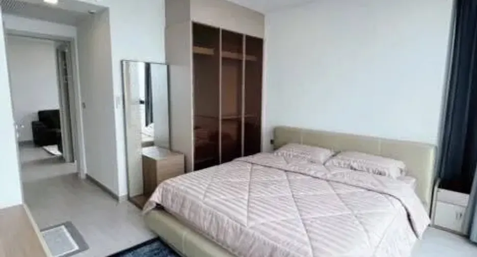 For rent 2 bedrooms condo in Huai Khwang, Bangkok