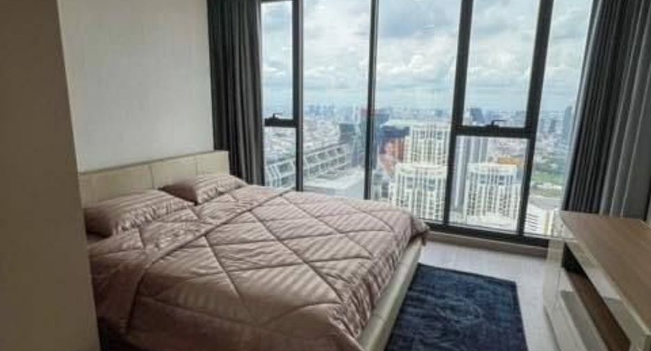 For rent 2 bedrooms condo in Huai Khwang, Bangkok