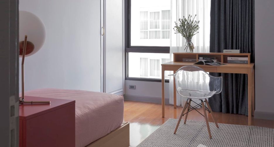 For rent 2 bedrooms condo in Watthana, Bangkok
