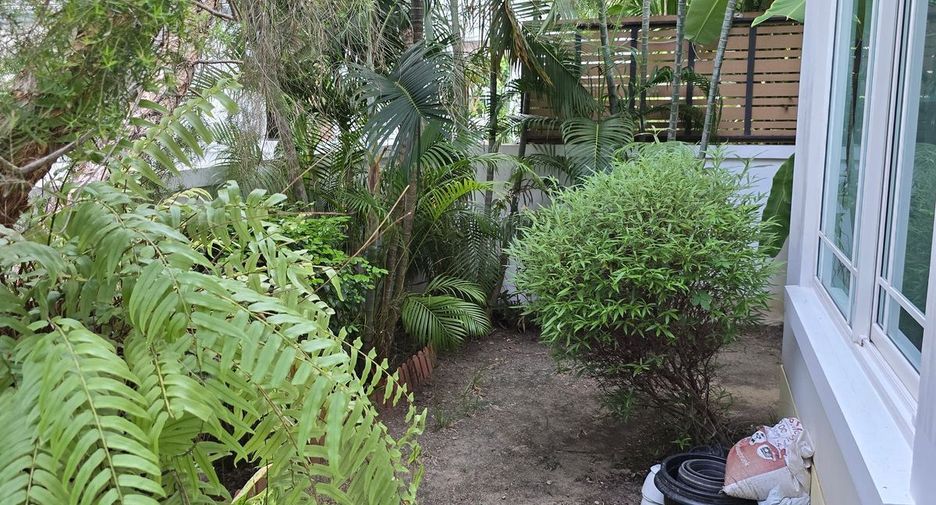 For rent 3 bedrooms house in Bang Kapi, Bangkok