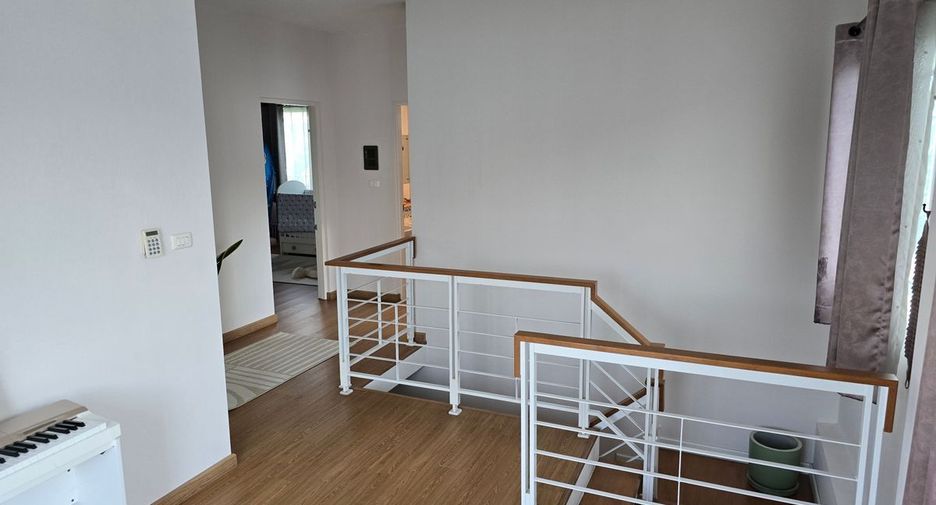 For rent 3 bedrooms house in Bang Kapi, Bangkok