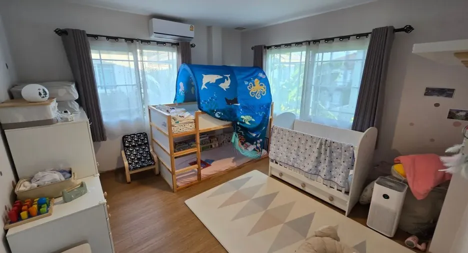 For rent 3 bedrooms house in Bang Kapi, Bangkok