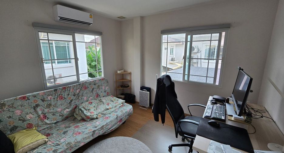 For rent 3 bedrooms house in Bang Kapi, Bangkok