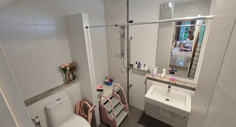 For rent 3 bedrooms house in Bang Kapi, Bangkok
