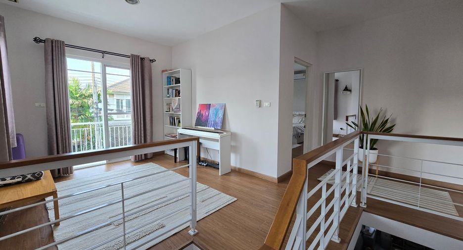 For rent 3 bedrooms house in Bang Kapi, Bangkok