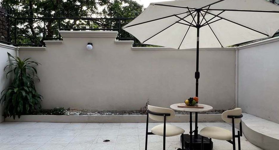 Casa en alquiler de 6 habitaciones en Watthana, Bangkok