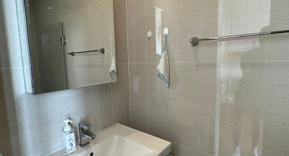 For rent studio condo in Khlong Toei, Bangkok