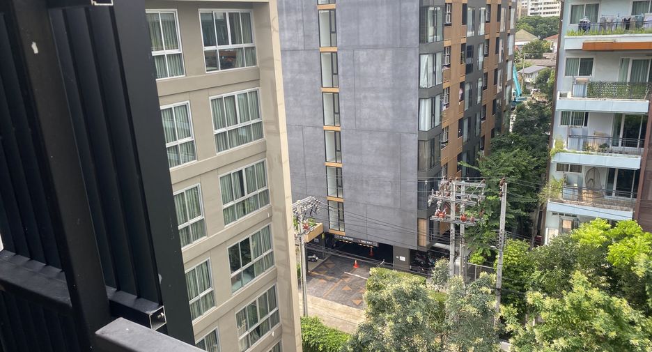 For rent 1 bed condo in Phra Khanong, Bangkok