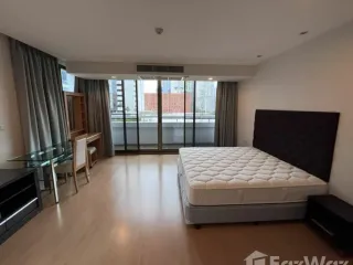 For rent 3 bedrooms apartment in Pathum Wan, Bangkok