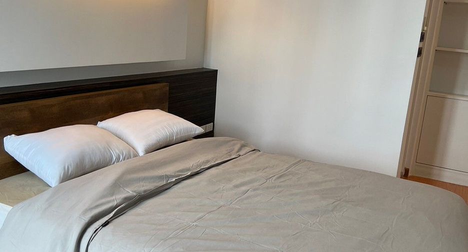 For rent 2 bedrooms condo in Sathon, Bangkok