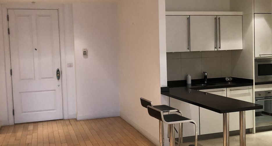 For rent 2 bedrooms condo in Pathum Wan, Bangkok
