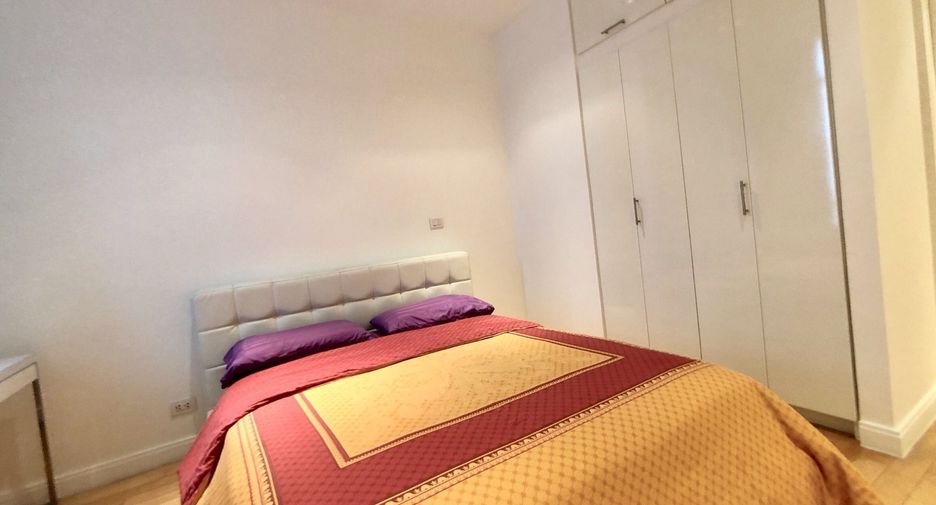 For rent 2 bedrooms condo in Pathum Wan, Bangkok