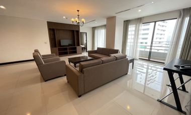 À louer 4 chambres condo à Watthana, Bangkok