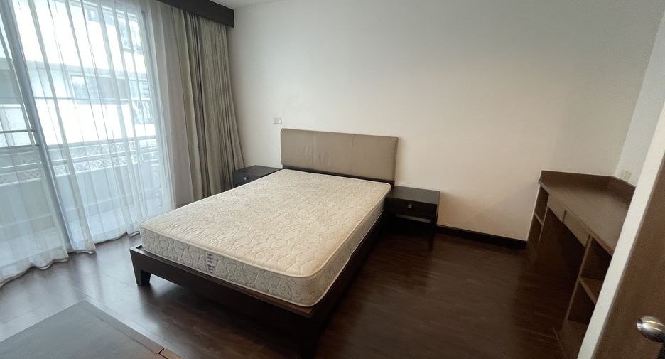 À louer 4 chambres condo à Watthana, Bangkok