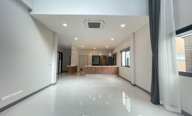 À louer 4 chambres maison à Bang Phli, Samut Prakan
