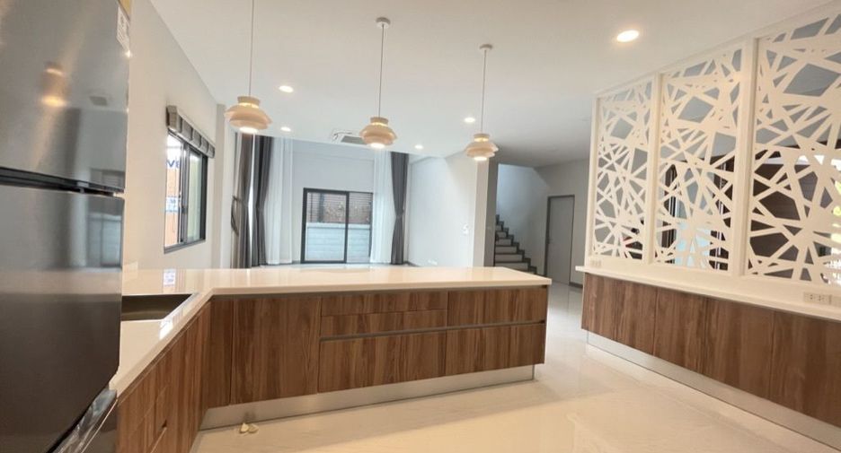 For rent 4 ベッドルーム house in Bang Phli, Samut Prakan