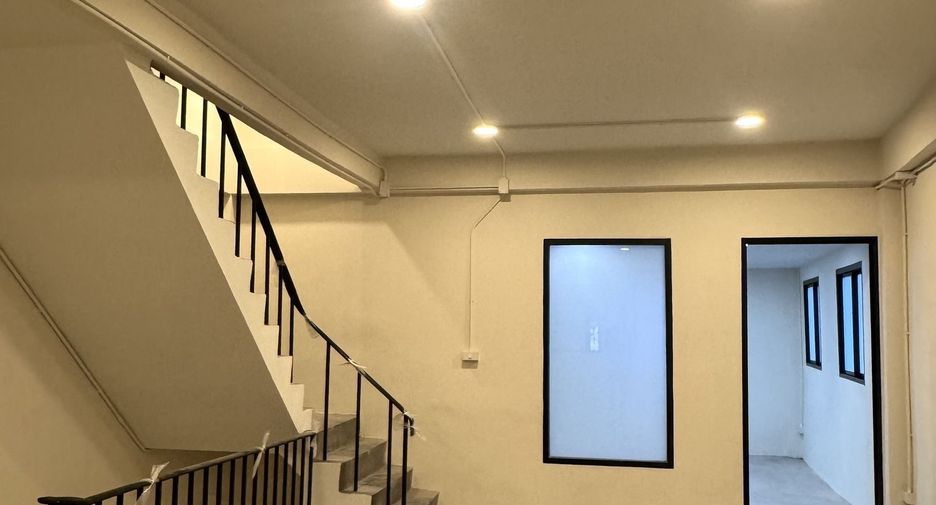 For rent retail Space in Phra Khanong, Bangkok