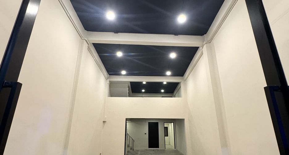 For rent retail Space in Phra Khanong, Bangkok