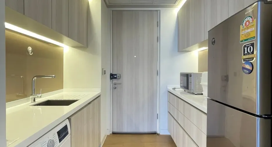 For rent 2 bedrooms condo in Khlong Toei, Bangkok