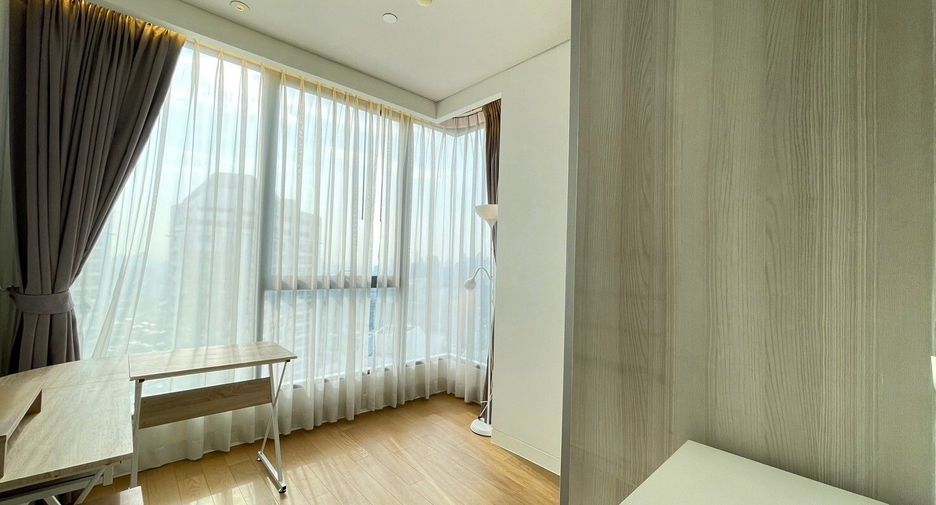 For rent 2 bedrooms condo in Khlong Toei, Bangkok