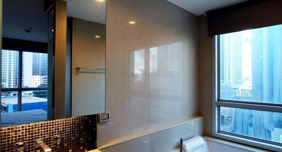 For rent 2 bedrooms condo in Watthana, Bangkok