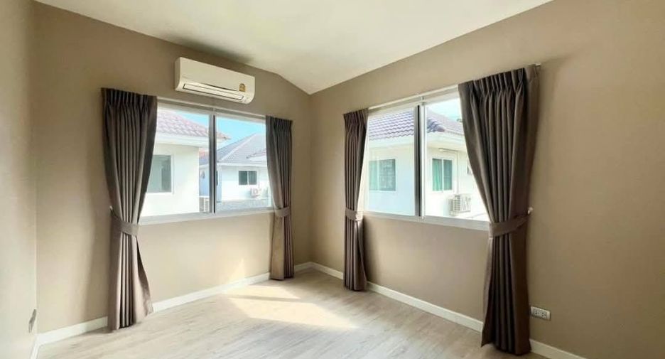 Haus zur Miete mit 3 Zimmer in Lat Krabang, Bangkok