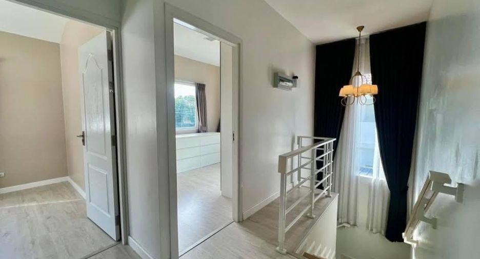 Haus zur Miete mit 3 Zimmer in Lat Krabang, Bangkok