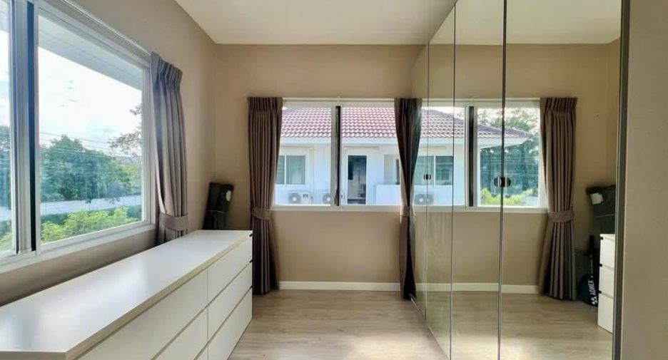 Haus zur Miete mit 3 Zimmer in Lat Krabang, Bangkok