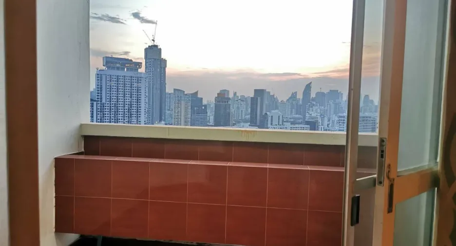Condo en alquiler de 4 habitaciones en Watthana, Bangkok