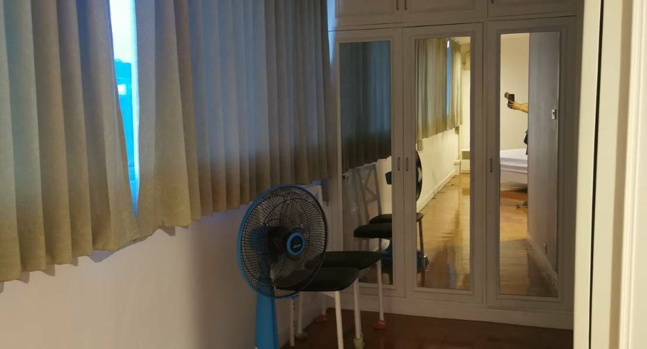 Condo en alquiler de 4 habitaciones en Watthana, Bangkok