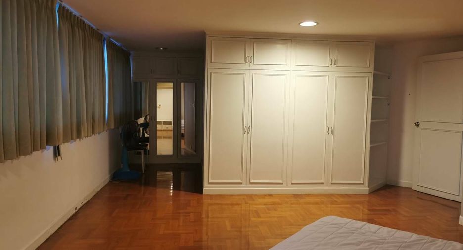 Condo en alquiler de 4 habitaciones en Watthana, Bangkok