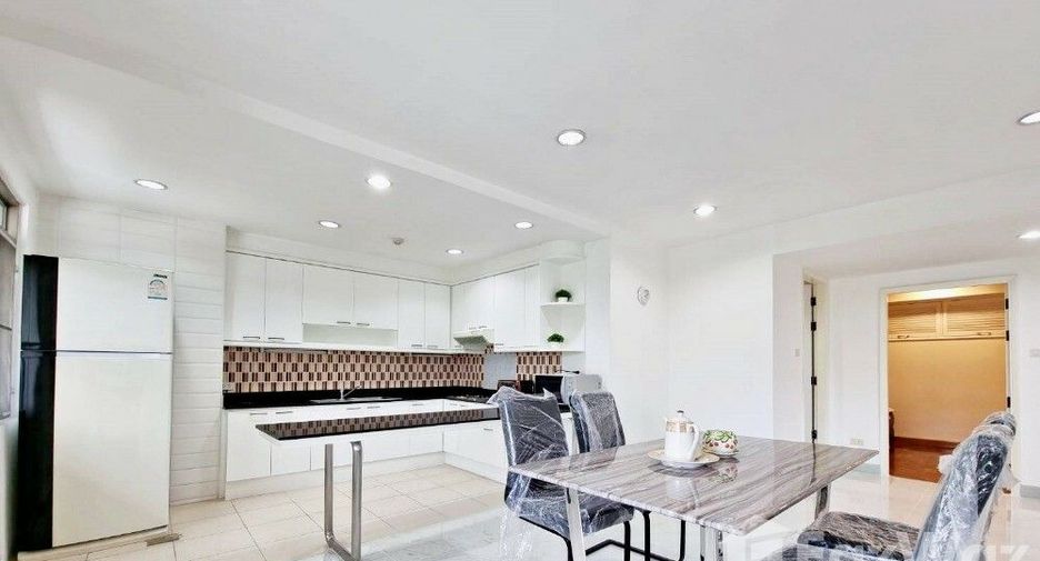 For rent 3 bedrooms condo in Watthana, Bangkok