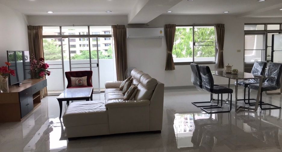 For rent 3 bedrooms condo in Watthana, Bangkok