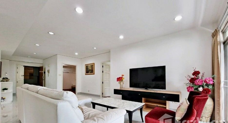 For rent 3 bedrooms condo in Watthana, Bangkok
