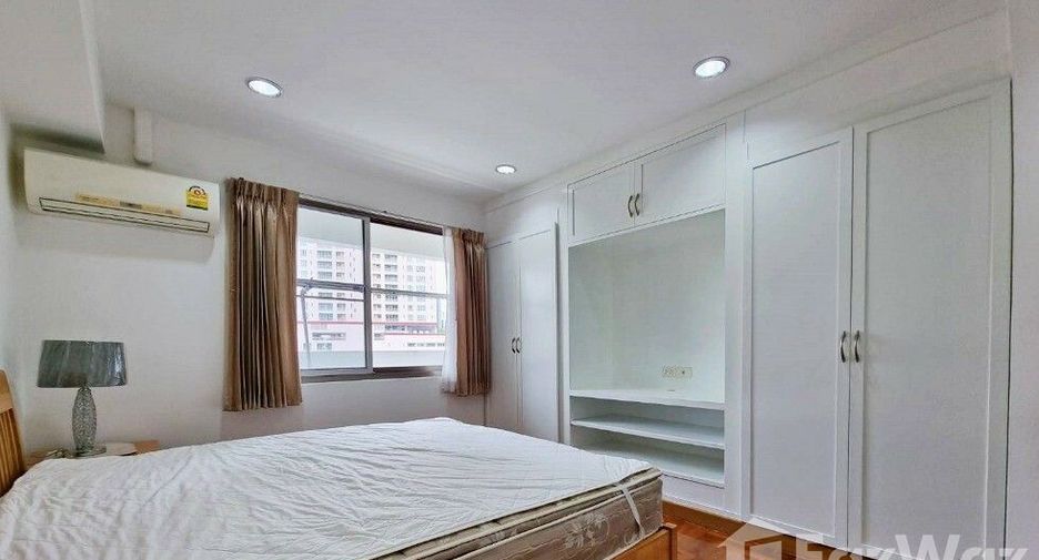 For rent 3 bedrooms condo in Watthana, Bangkok